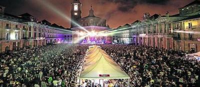 tsunami-gijon-ku2F-624x385El-Comercio.jpg